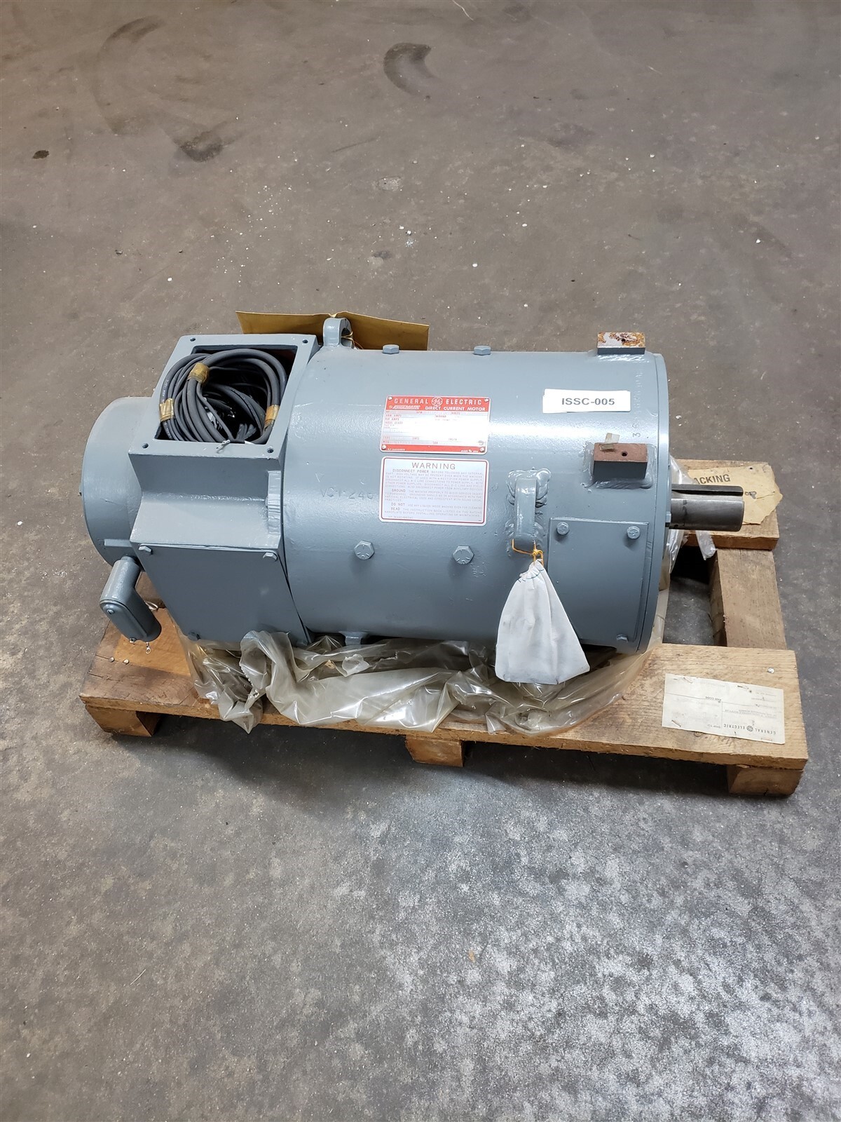GE Kinamatic 20HP DC Motor 5CY1042E1 1150/4550 rpm 288AY New Old Stock