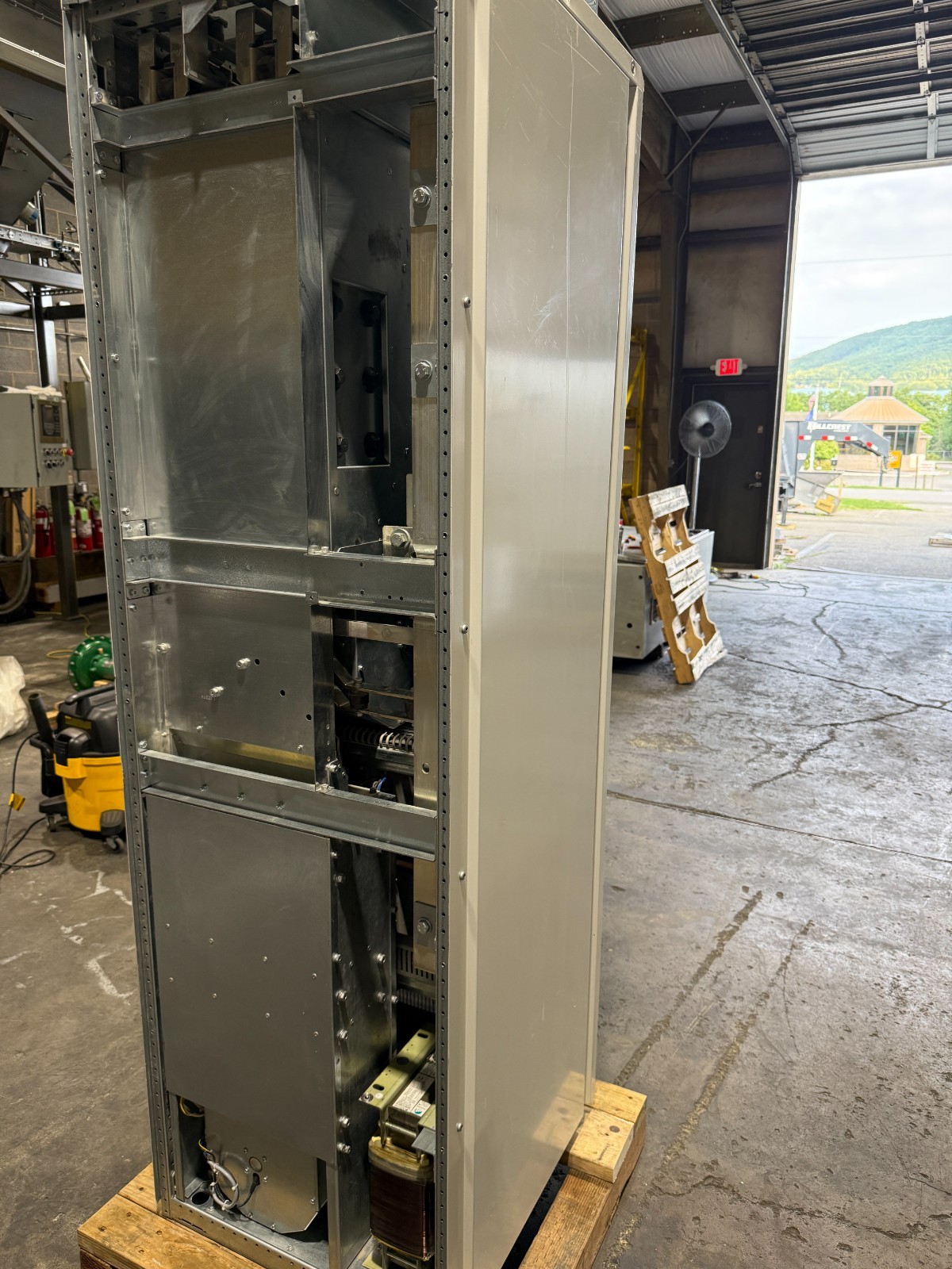 150 HP / 110 KW ABB inverter, Drive, VFD, ACS800-37-0170-5+B054+C129+8L506