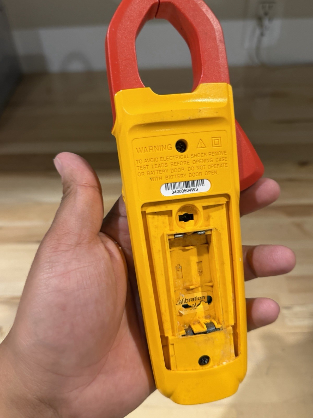 FLUKE 323 TRUE RMS CLAMP METER (PARTS ONLY) FOR PARTS – SHIPS FAST