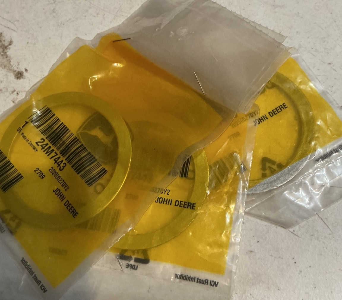 John Deere washers 24M7443 (lot of 3)inside 2.36 in,outside 2.95 in,thick 0.12 i