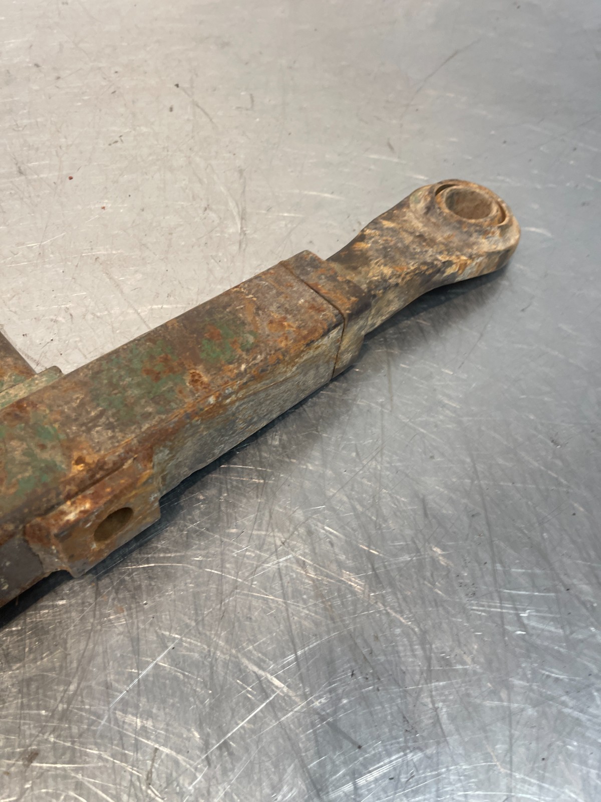 John Deere Tractor Lower 3pt Hydraulic Lift Arm F2687R