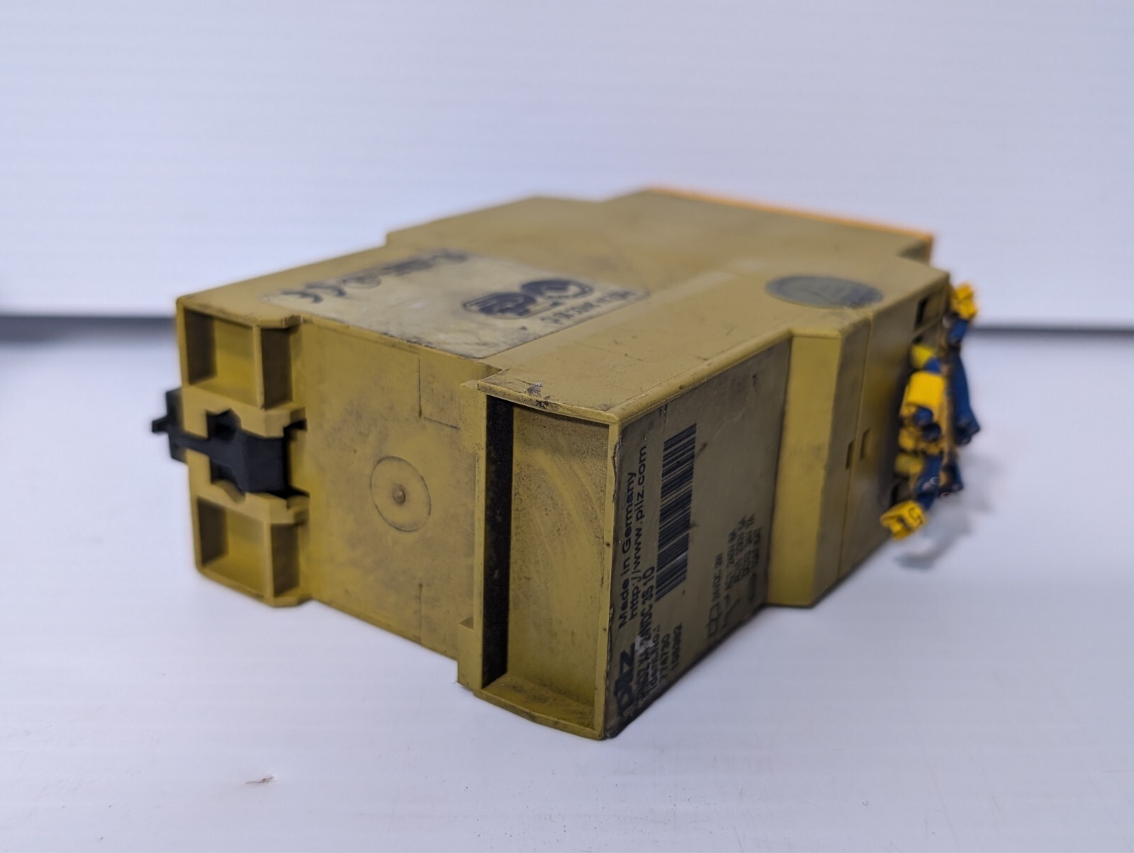 pilz PNOZ X4 safety relay, 24VDC, 3S 10, 2W, 774730 105382 as pictured