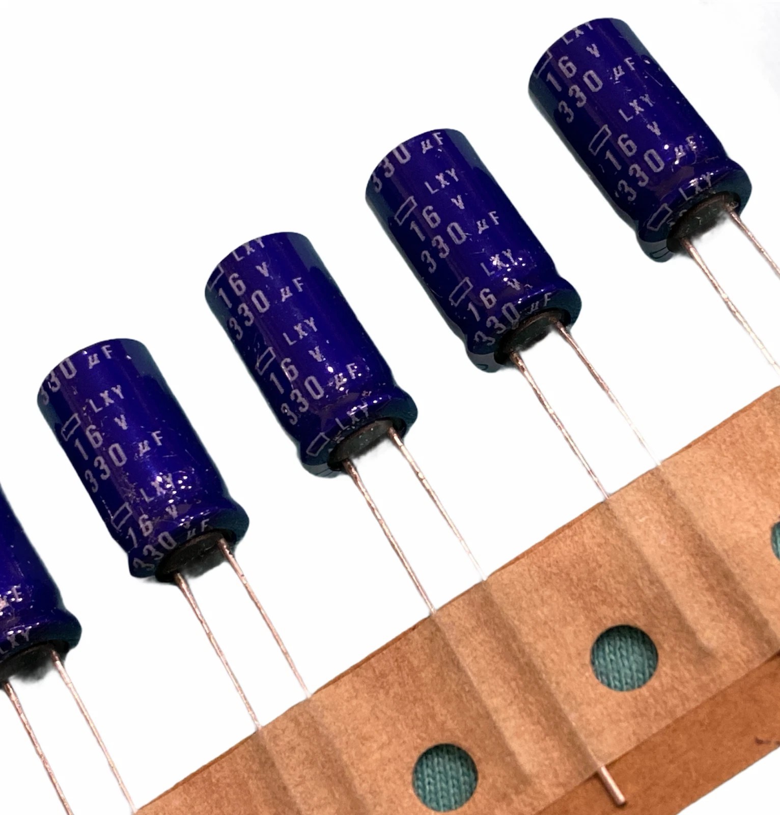 NIPPON CAPACITOR 330UF 330MF 16V RADIAL CAP (REPLACING FOR 10V 6.3V )
