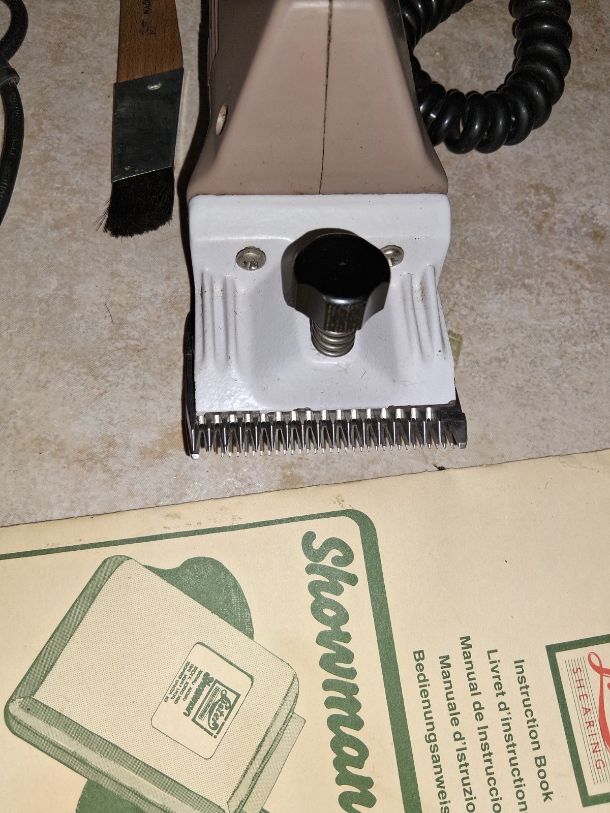 Lister Showman Animal Clippers 12 volts – no battery- tested and works well .