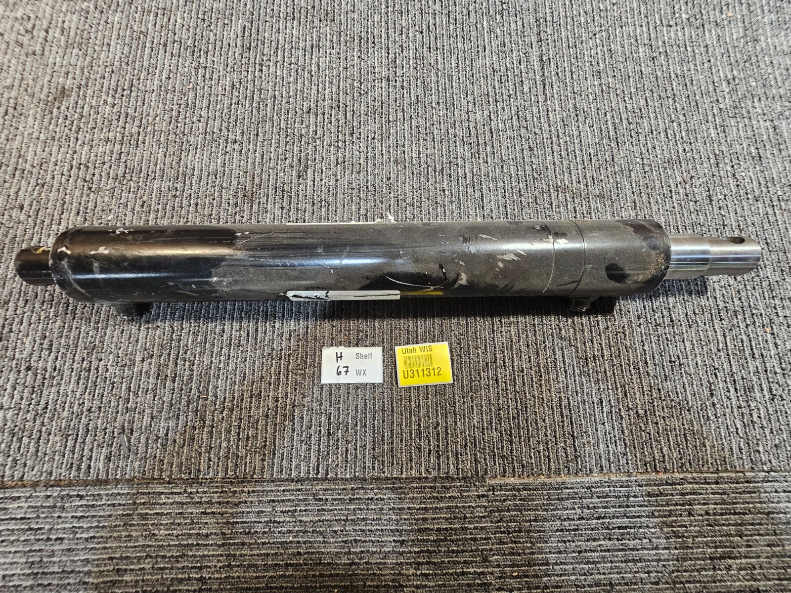 Col Hyd Hydraulic Welded Cylinder 2.89″ OD x 26″ Retracted x 1.76″ Rod