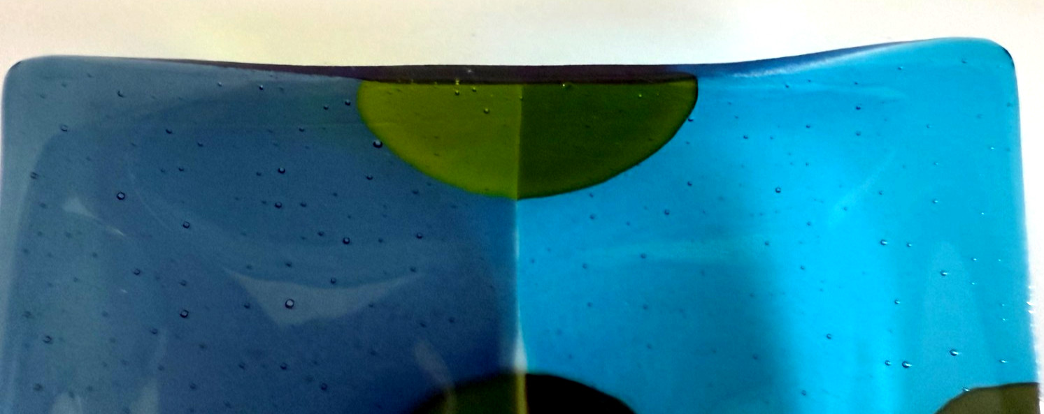 Beatrice Tesdorpf Fused Art Glass Mini Plater Green Turquoise Chartreuse Blu 6×6
