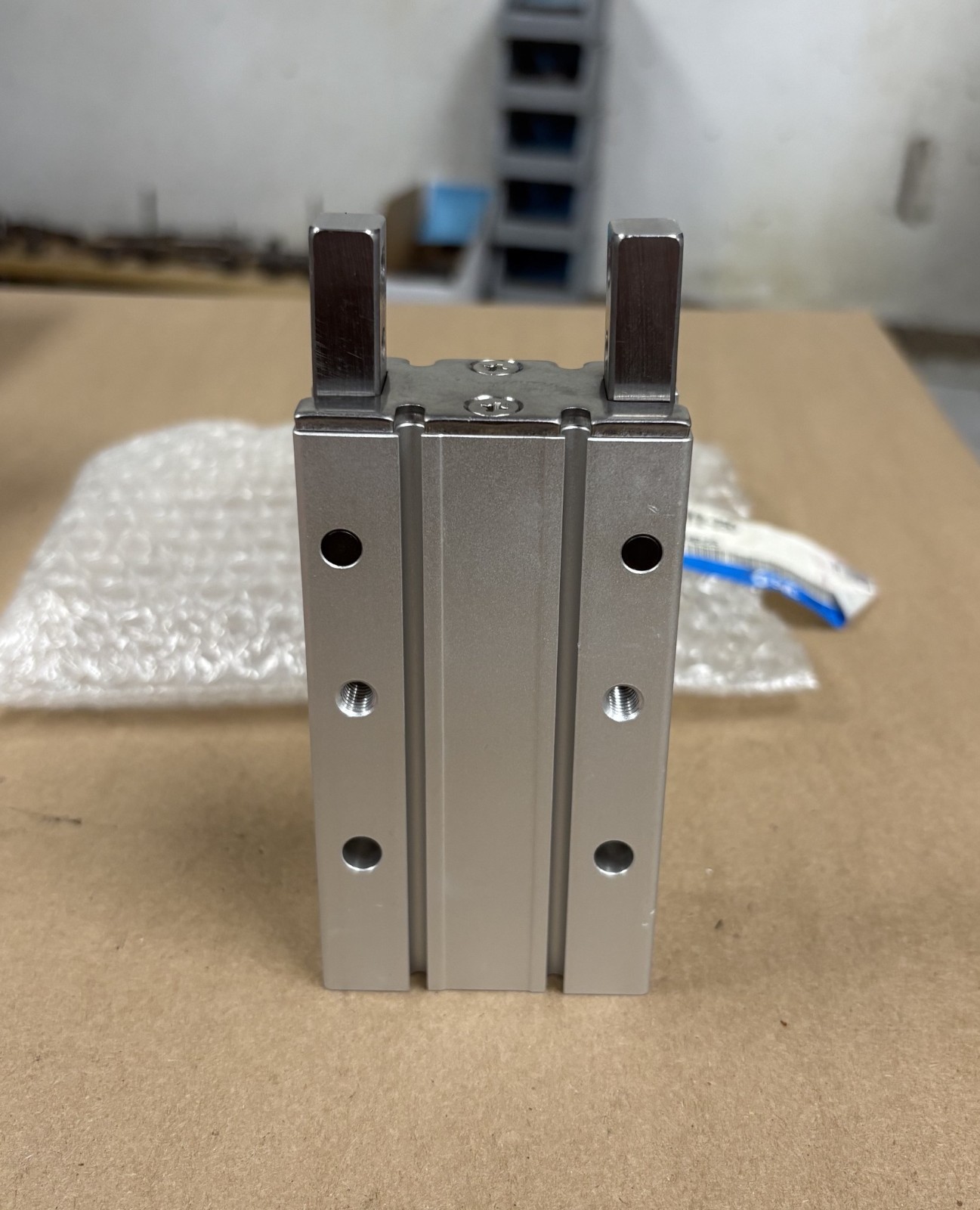 SMC MHY2-25D PNEUMATIC GRIPPER CYLINDER NEW