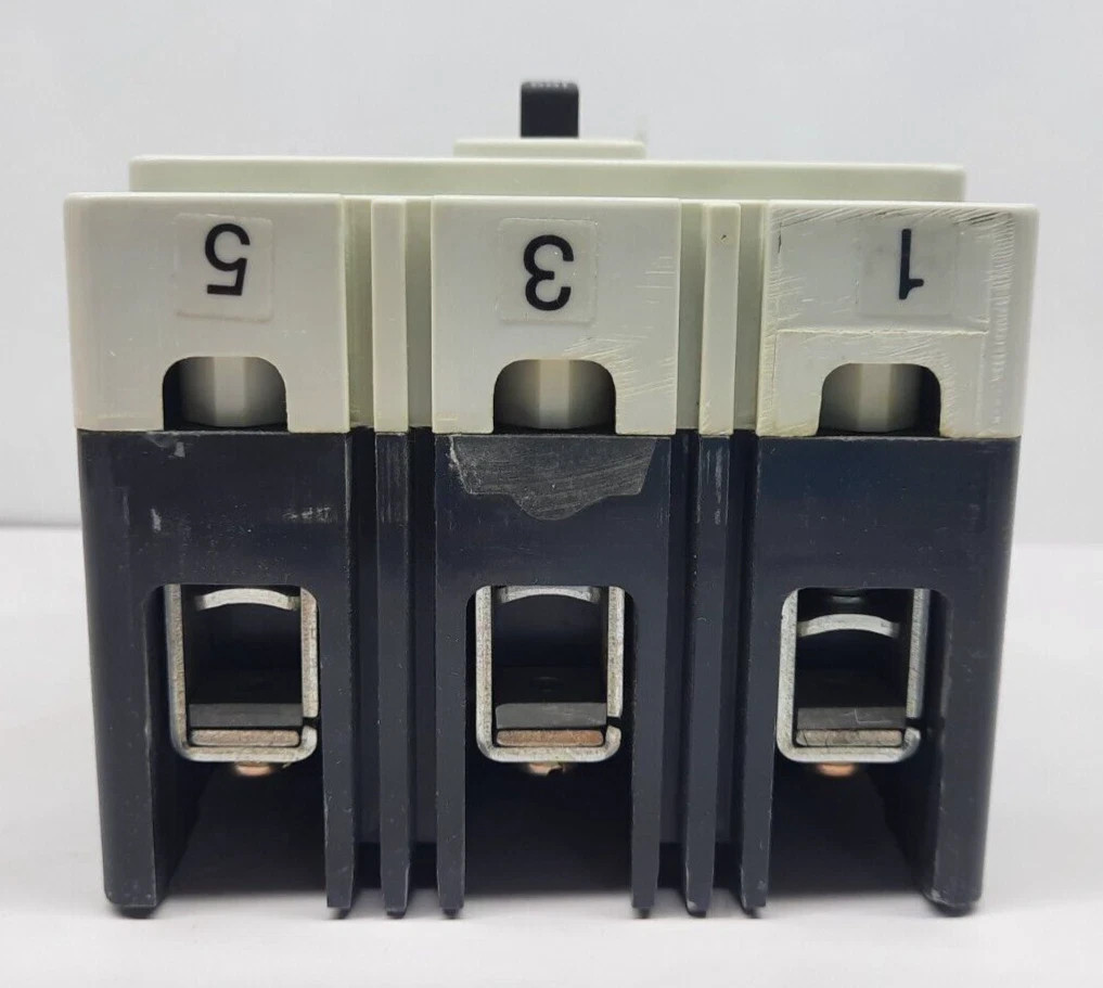 CUTLER HAMMER HFWF3100VL3 POLE 100 AMPS HFW 70K CIRCUIT BREAKER 690VAC