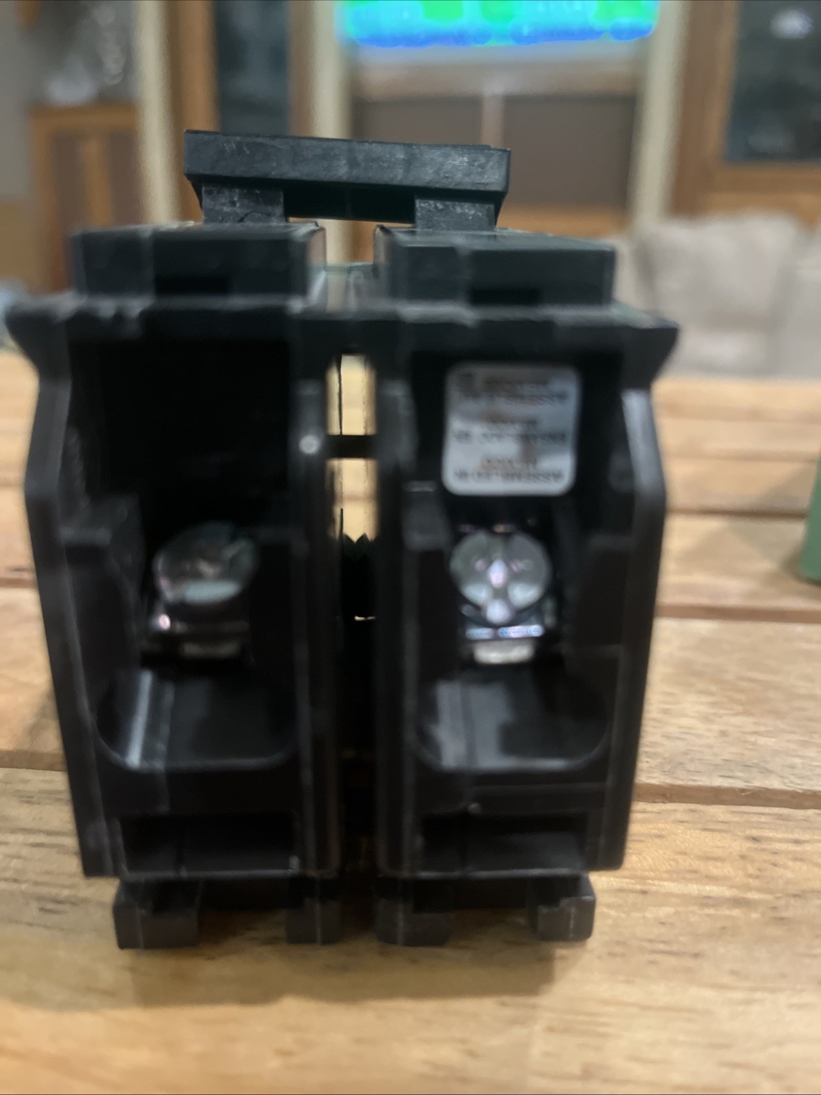 Square D HomeLine 2-Pole Plug-In Mount Indoor Circuit Breaker 120/240V 25A