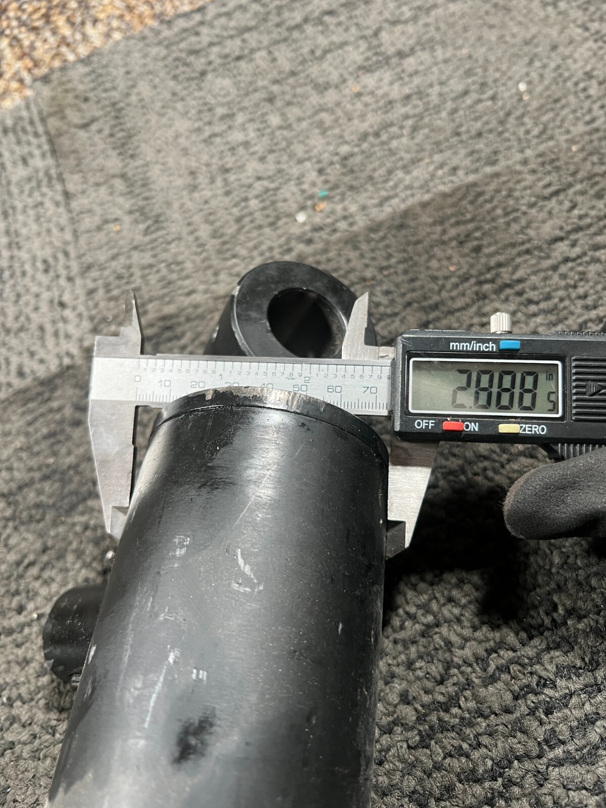 Welded Hydraulic Cylinder 2.89″ OD x 23.5″ Retracted x 1.22″Rod 2500psi 1808890A