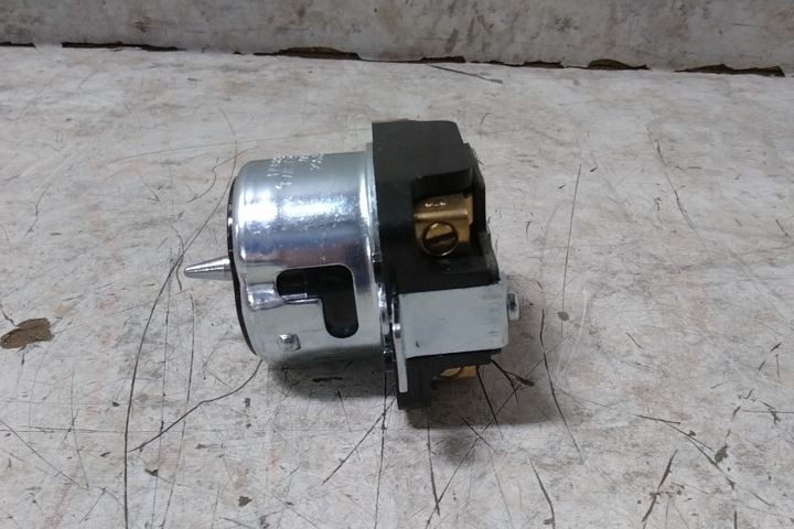 Hubbell CS8369 250VAC 50 A Current Rating Locking Receptacle (BW)