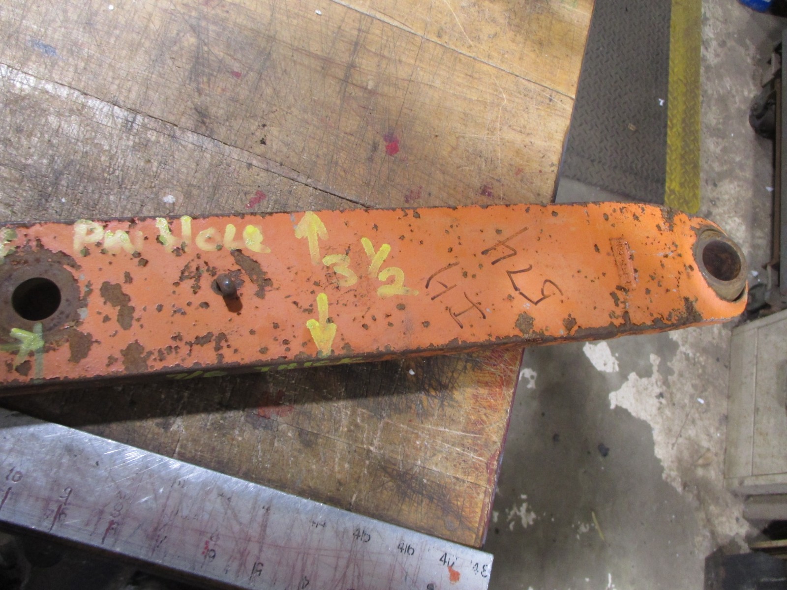 INTERNATIONAL 574, #529872R1, 3 POINT LIFT ARM USED ORIGINAL GOOD CONDITION