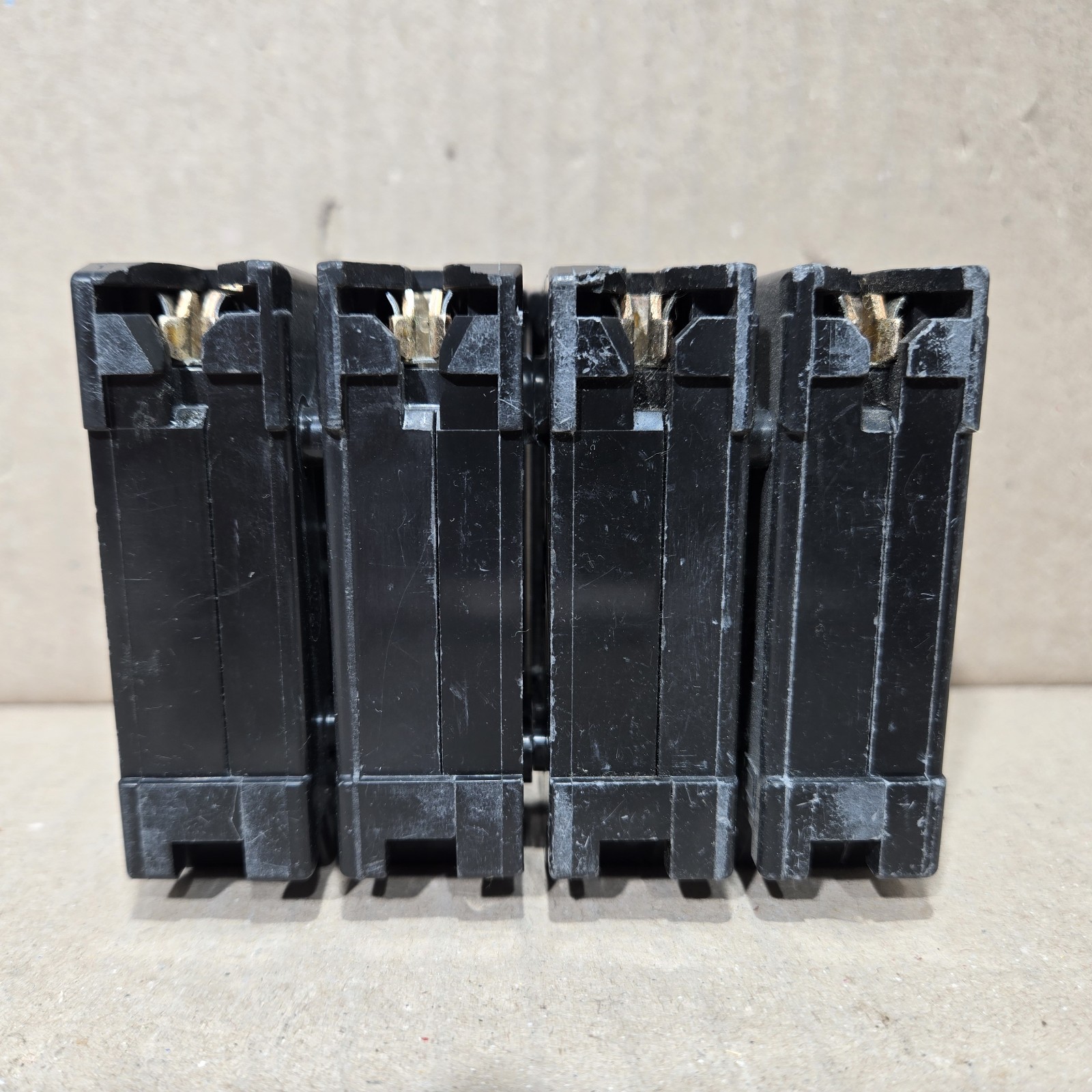 Lot of 2 Square D HOM230 – Circuit Breaker Plug-In – 30 Amp – 2 Pole – 240 Vol