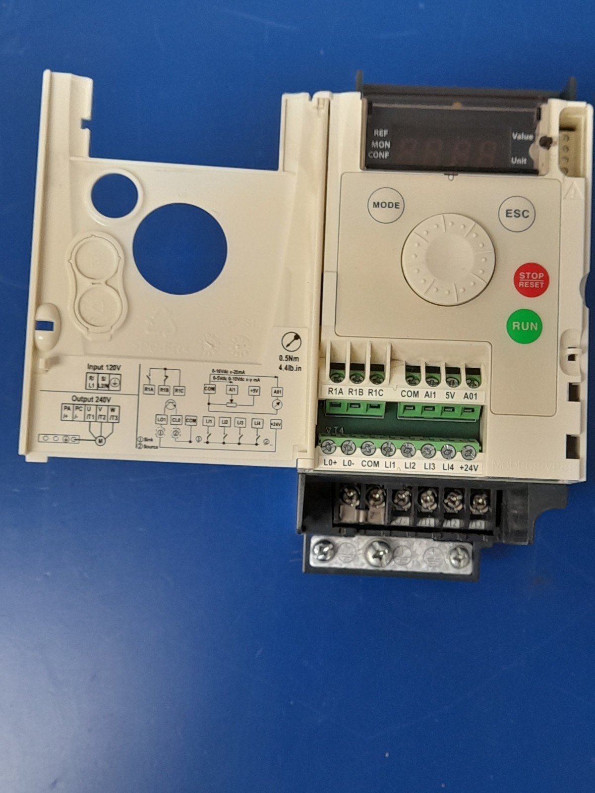 SCHNEIDER ATV12H037F1 Motor Drive AC Drive, 0.5 HP 115v in, 230v out