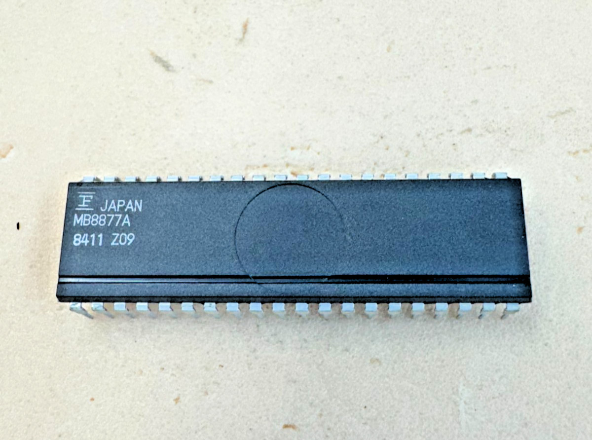 1 pc MB8877A Floppy Disk Controller DIP40 BY FUJITSU *****