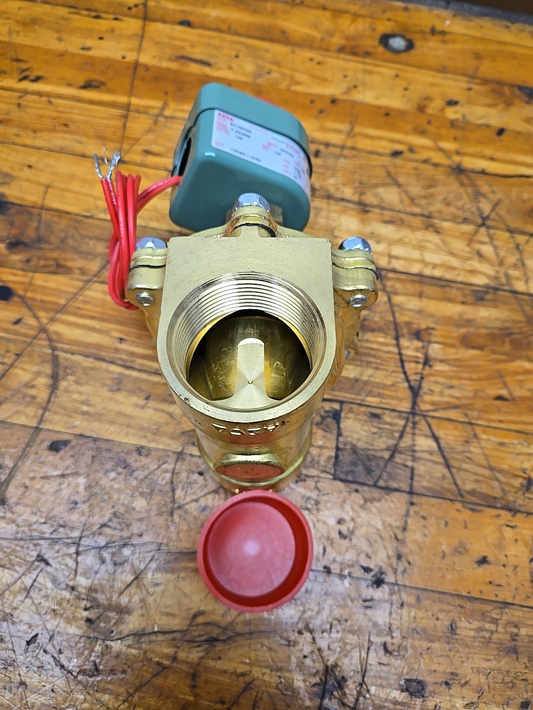 New ASCO 8210B059 120v AC 1-1/2” Brass General Service Solenoid Valve