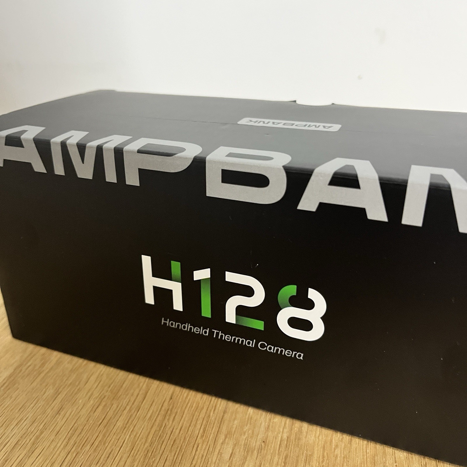 AmpBank H128 Handheld Thermal Imaging Camera 240 x 240 TISR 15-Hour Battery Life