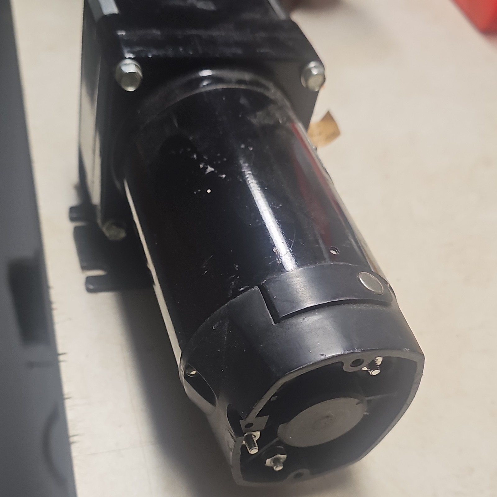 Bodine Electric Company DC Gearmotor 130V 1/8HP 21LB-IN 266RPM 3.40:1 (new)