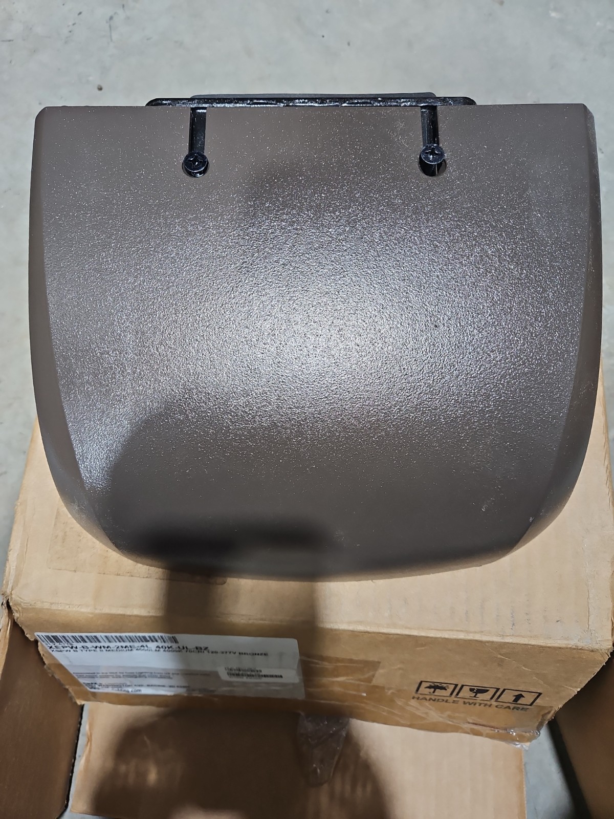 New Cree Commercial Wall Pack LED Lighting XSPW-B-WM-2ME-4L-40K-UL-BZ – Bronze