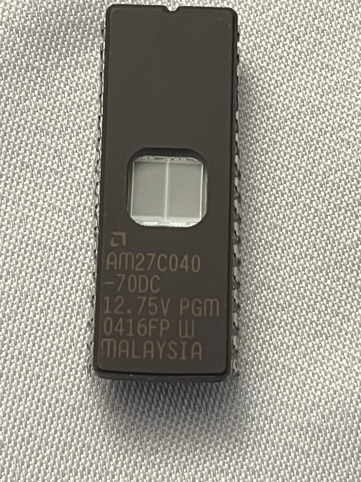 10PCS/New In try AM27C040-70DC 27C040 DIP-32 AMD UV EPROM memory chip