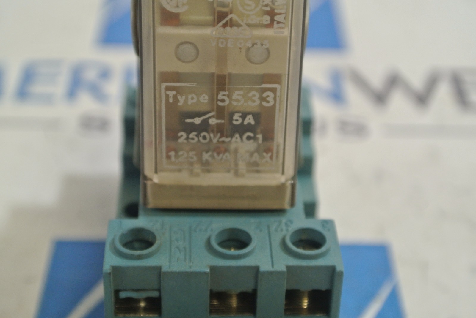 FINDER TYPE 55.33 CONTROL RELAY WITH 94.73 BASE – USED – LOT OF 2