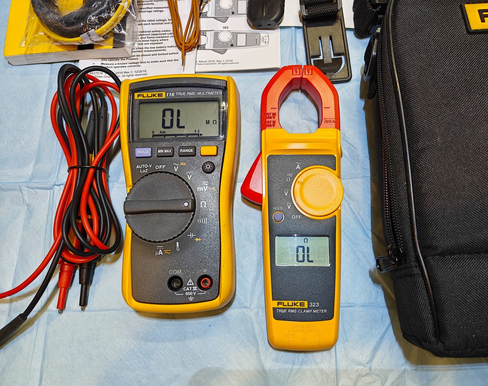 Fluke 116/323 HVAC Combo Kit True RMS Digital Multimeter and Clamp Meter