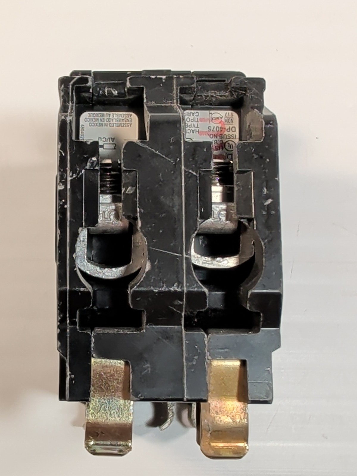 SQUARE D QO240 40 Amp 2 Pole 120/240 Volt Plug-In Circuit Breaker