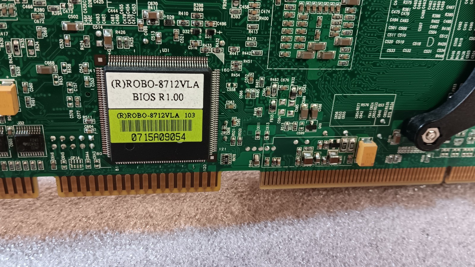 ROBO-8712VLA BIOS R1.00 + 2.4 GHZ PENTIUM WITH 512GB MEM.