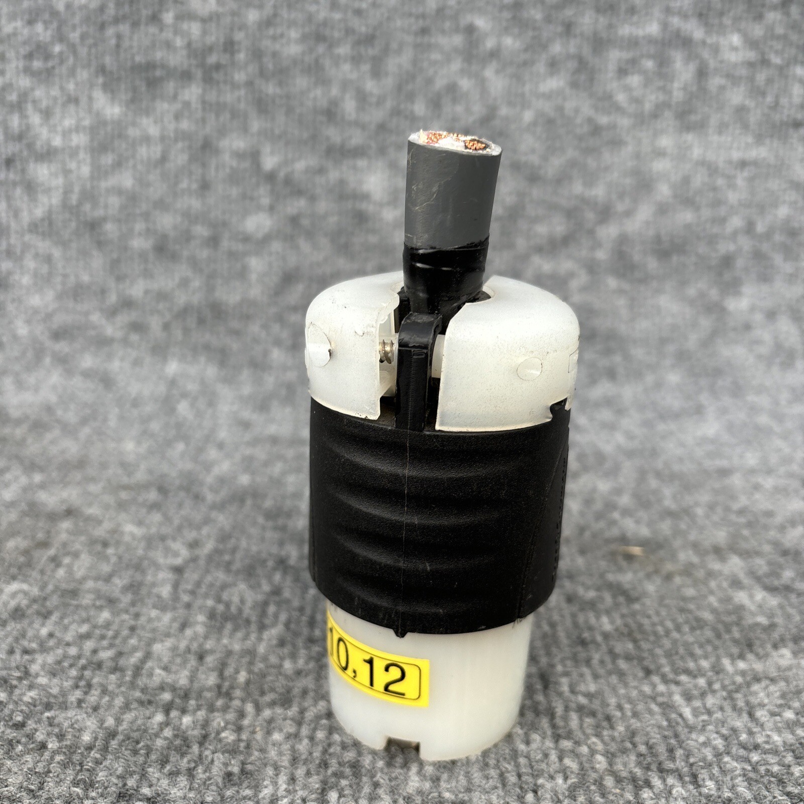 Pass & Seymour L1430C 30A 125/250V 3P 4W Twist Lock Receptacle Connector Used