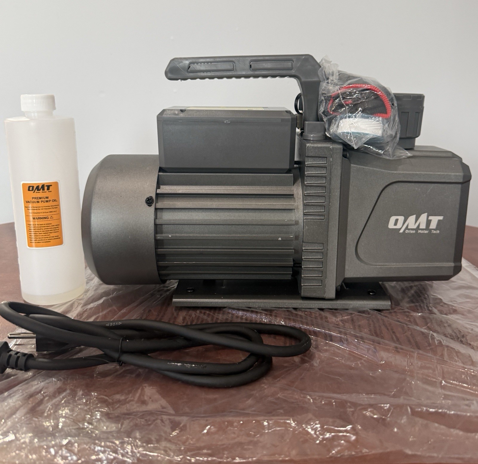 OMT 9 CFM Two-Stage Vacuum Pump 3/4 HP 110V (Model: 2RS-3+)