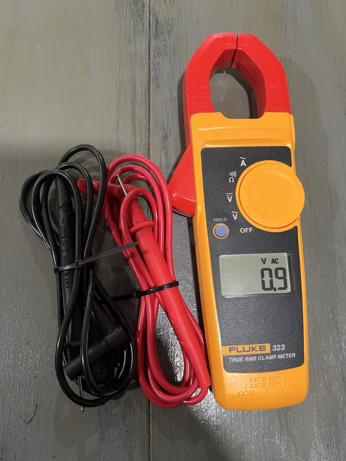 Fluke 323 Clamp Meter (4152628)