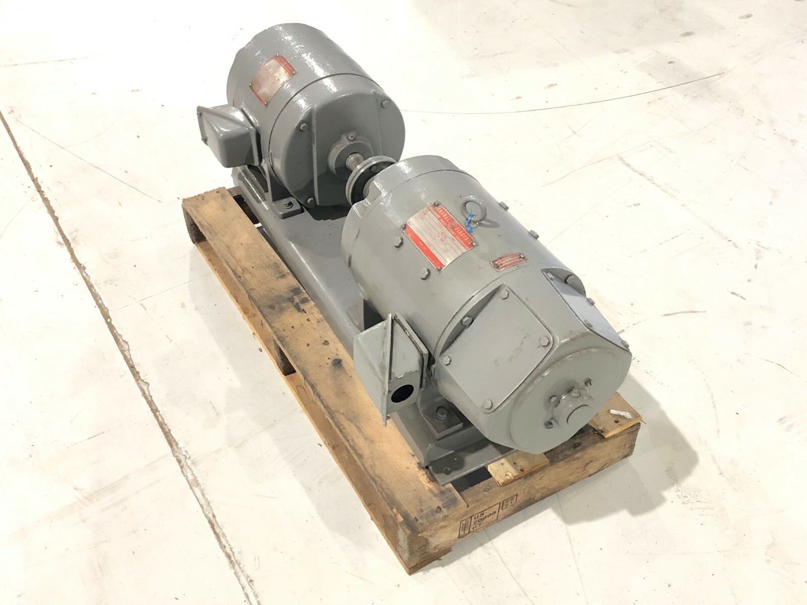 GE Triclad 5HP Electric Motor & Kinamatic Direct Current Generator 3KW 125V 24A