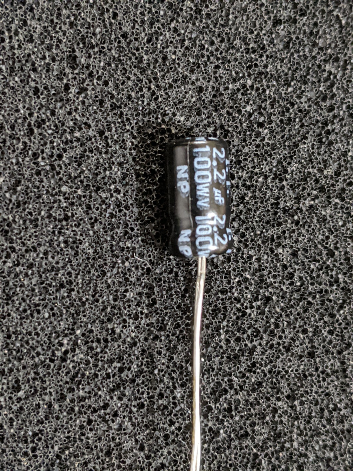 2.2 uF Non-Polarized Electrolytic Capacitor @ 100wV (10%) [10 pcs]