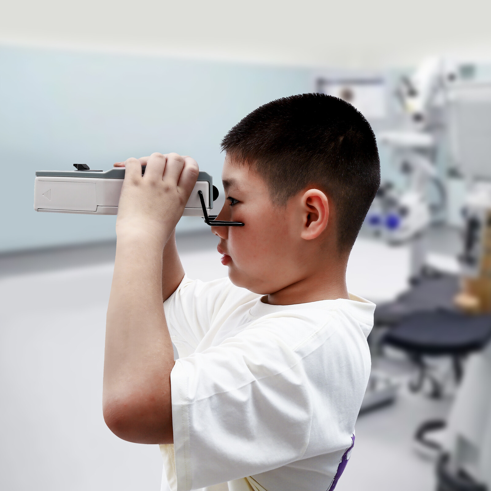 Optical Digital Pupilometer with LCD Display for Precise Pupillary Distance