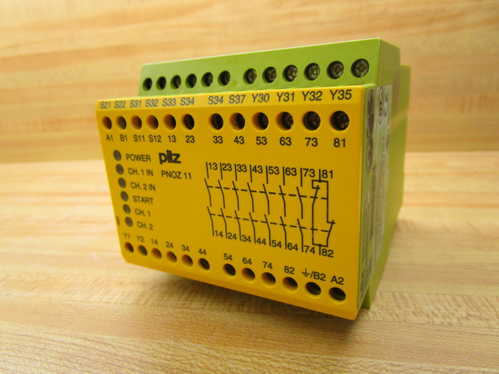 Pilz PNOZ-11 24VAC 24 VDC 7n/o 1n/c Relay 774080