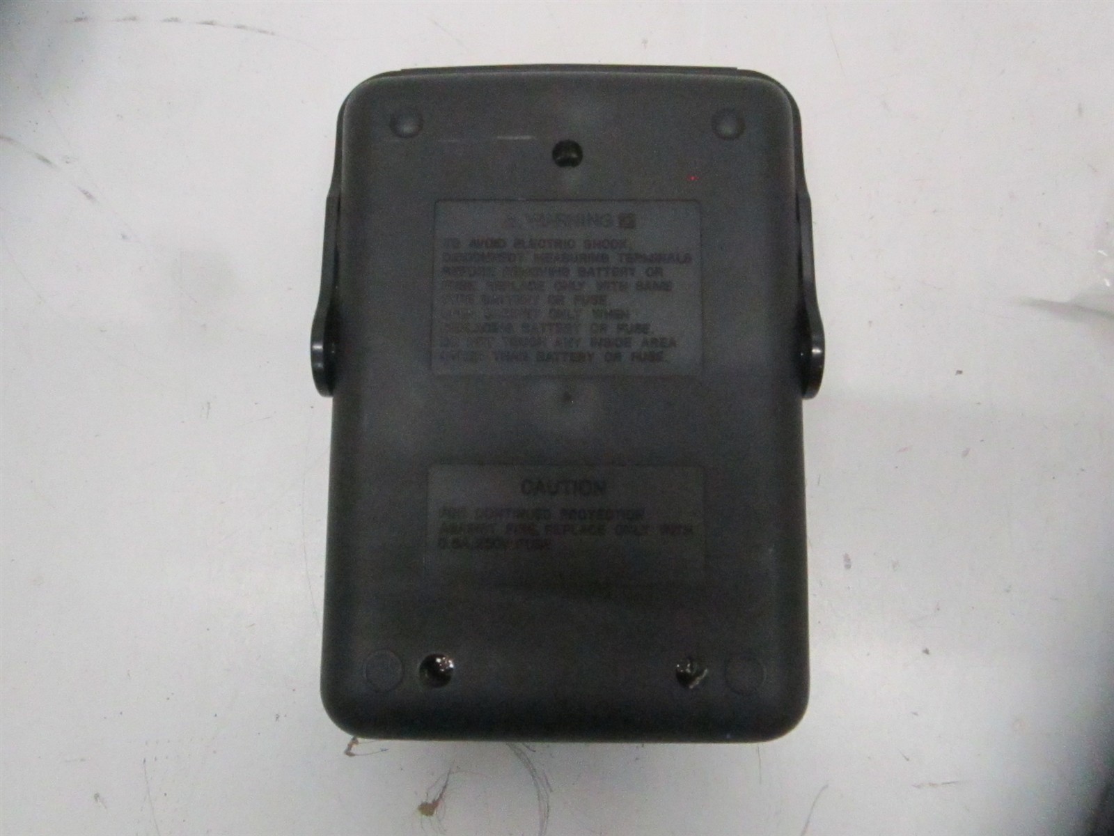 (72-8170) 1ohm to 10kohm 0.6V to 1000V 120µA to 10A Manual Analog Multimeter