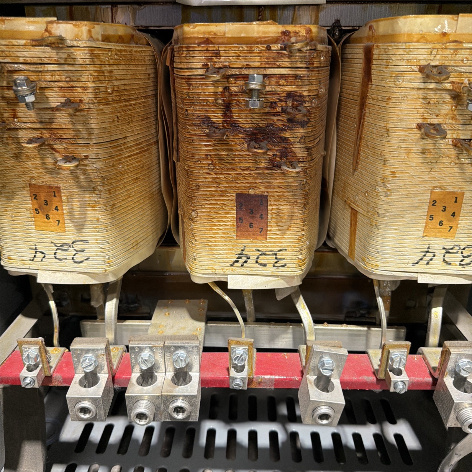 Square D 30kVA 480V Transformer 3PH 60HZ 208Y/120V 30T3HFISNLP 🟦