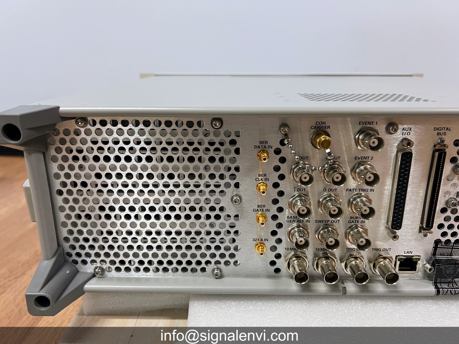 HP/Agilent/Keysight E4438C 503/UNJ 3GHz ESG Vector Signal Generator – Tested