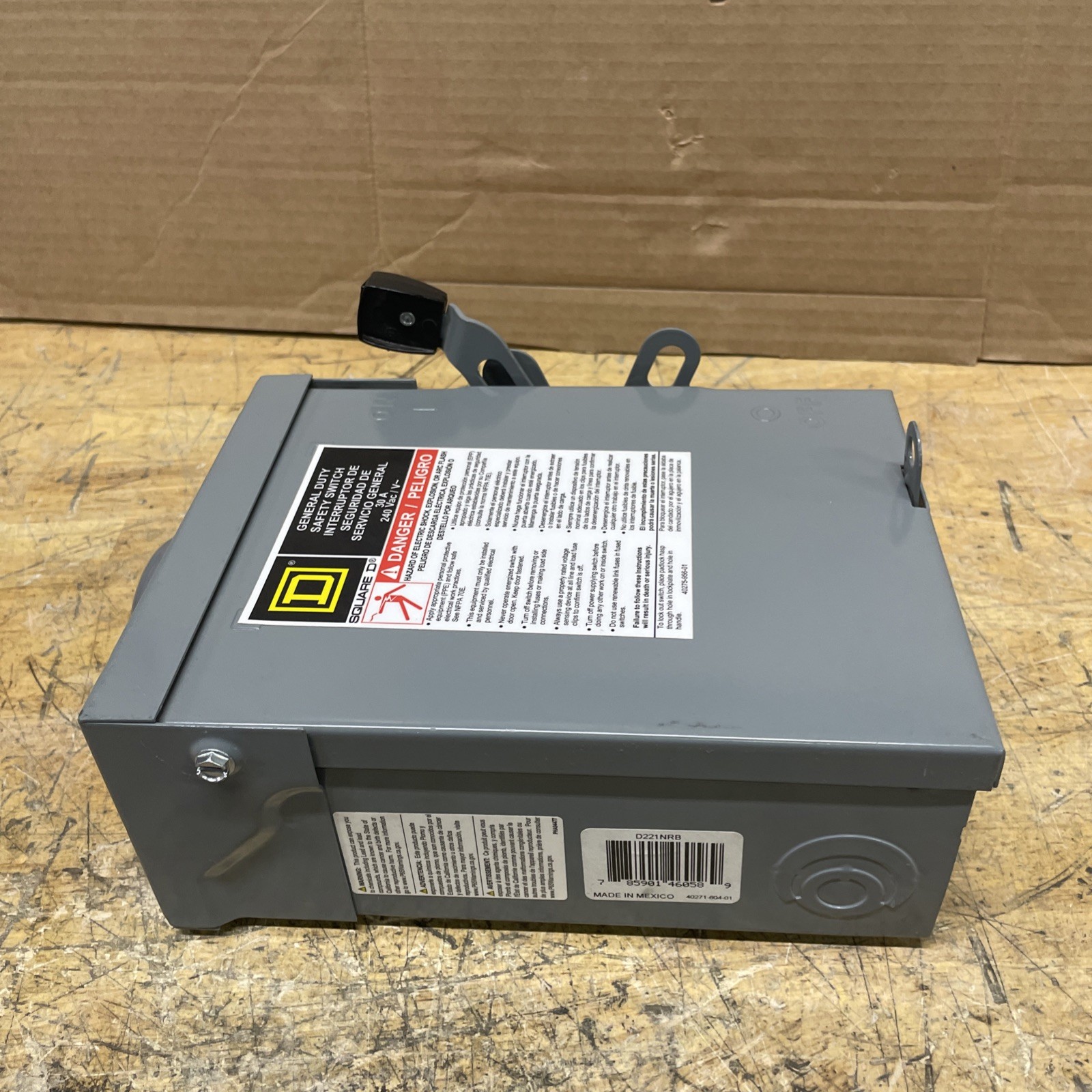 Square D D221NRB General Duty Safety Switch 240VAC 30A SEE PICS