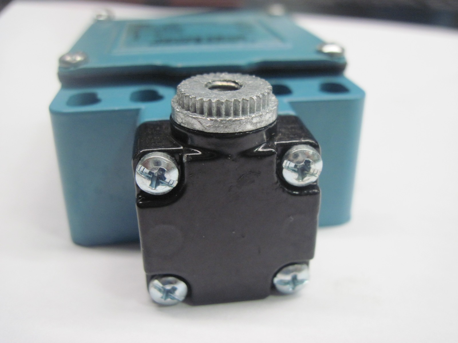 GLEA24A2A HONEYWELL global miniature limit swiches