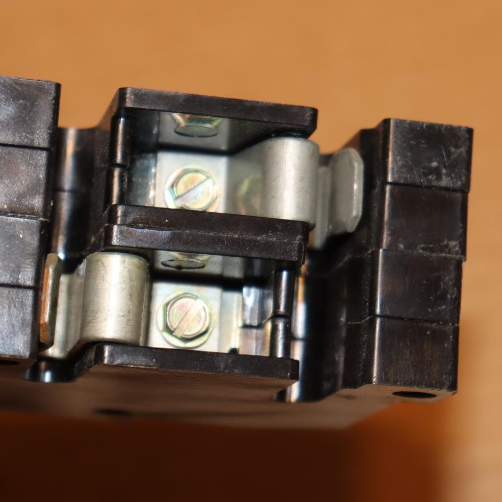 One Zinsco Sylvania ML-12 Main Lug Plug 120 Amp BU#73