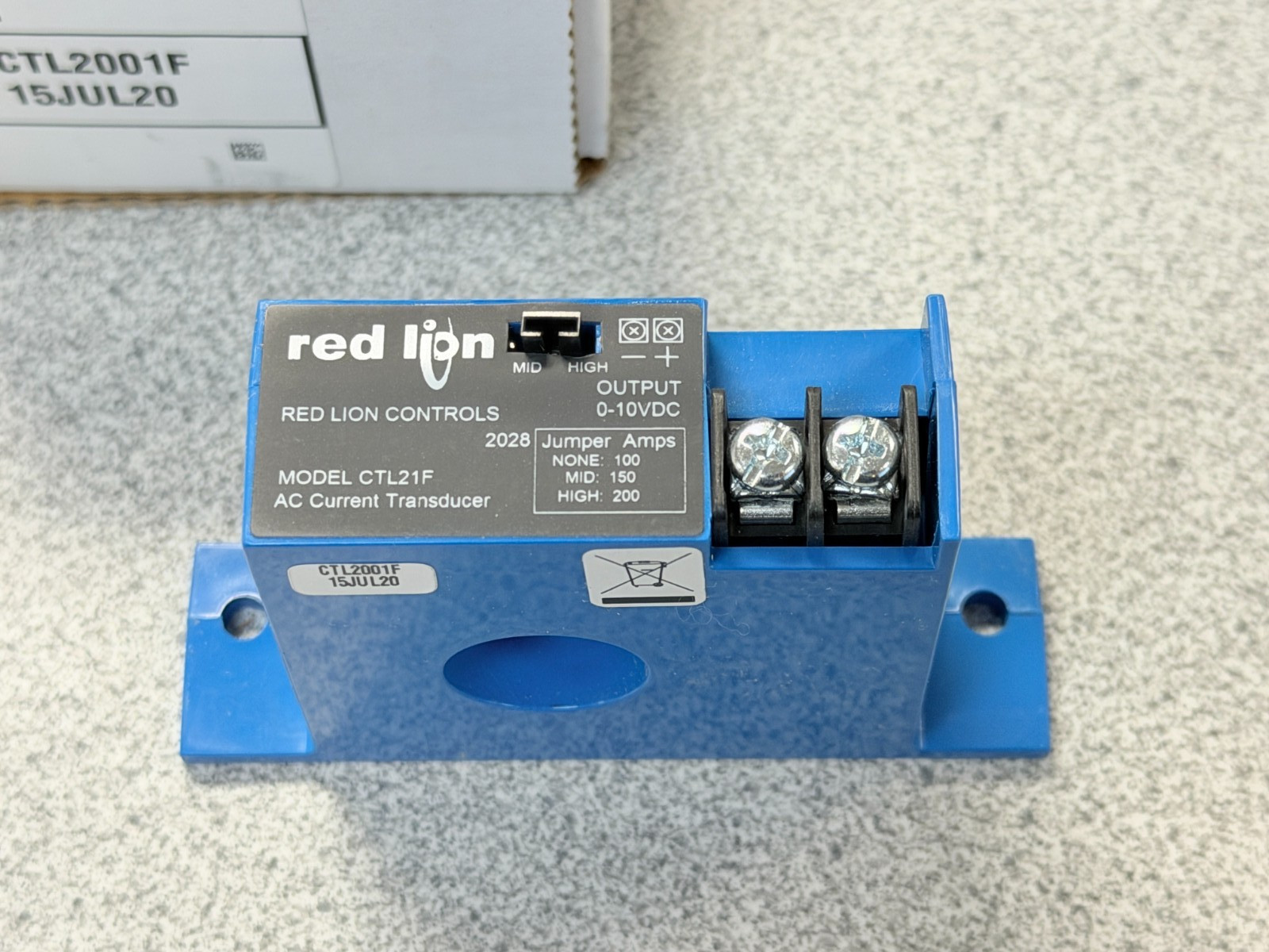 NEW Red Lion CTL2001F AC Current Transducer 100-200 Amps 0-10V Output