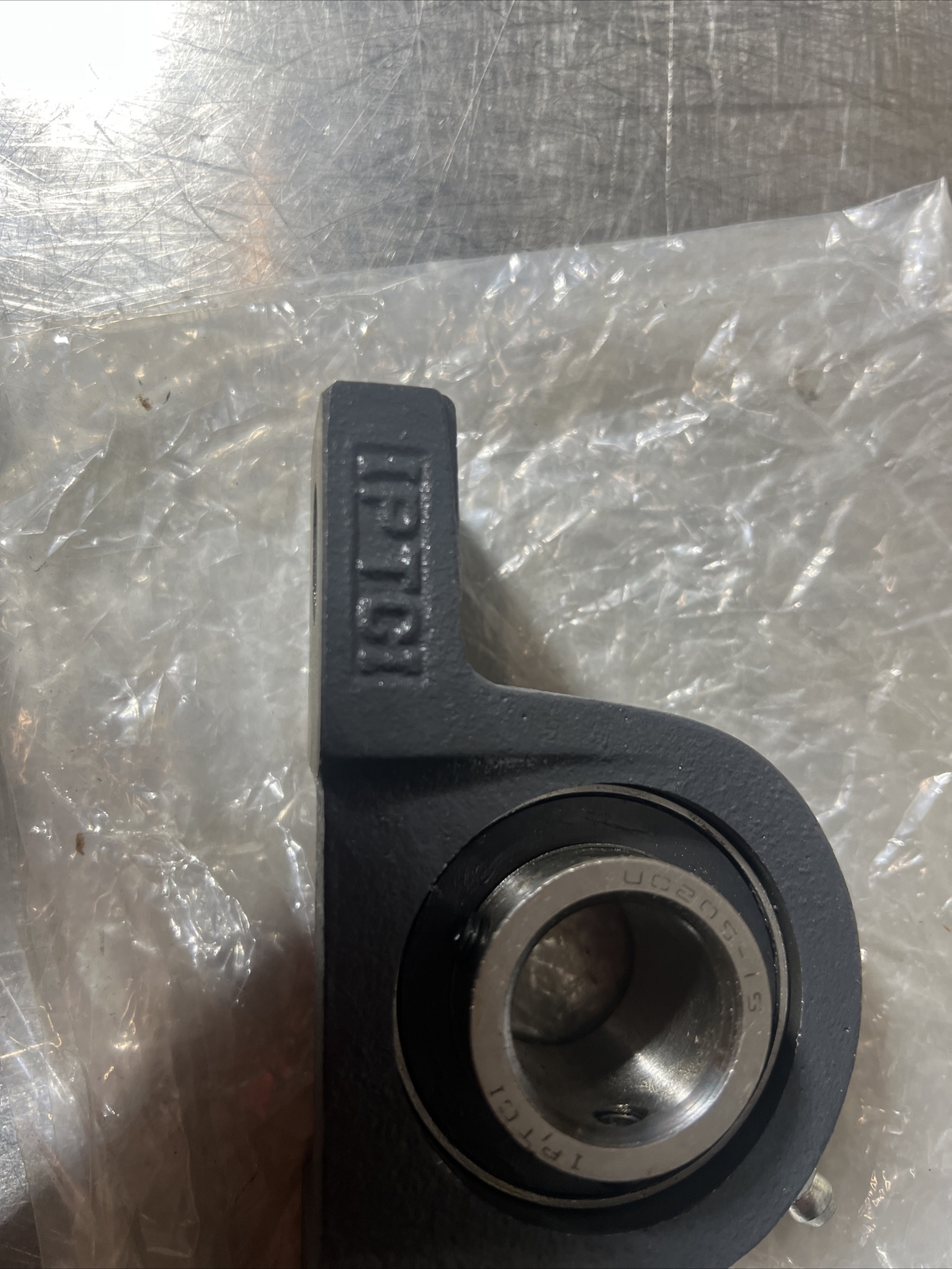 UCP205-15 15/16″ Pillow Block Bearing Unit with Solid Base Cast Iron Housing FK