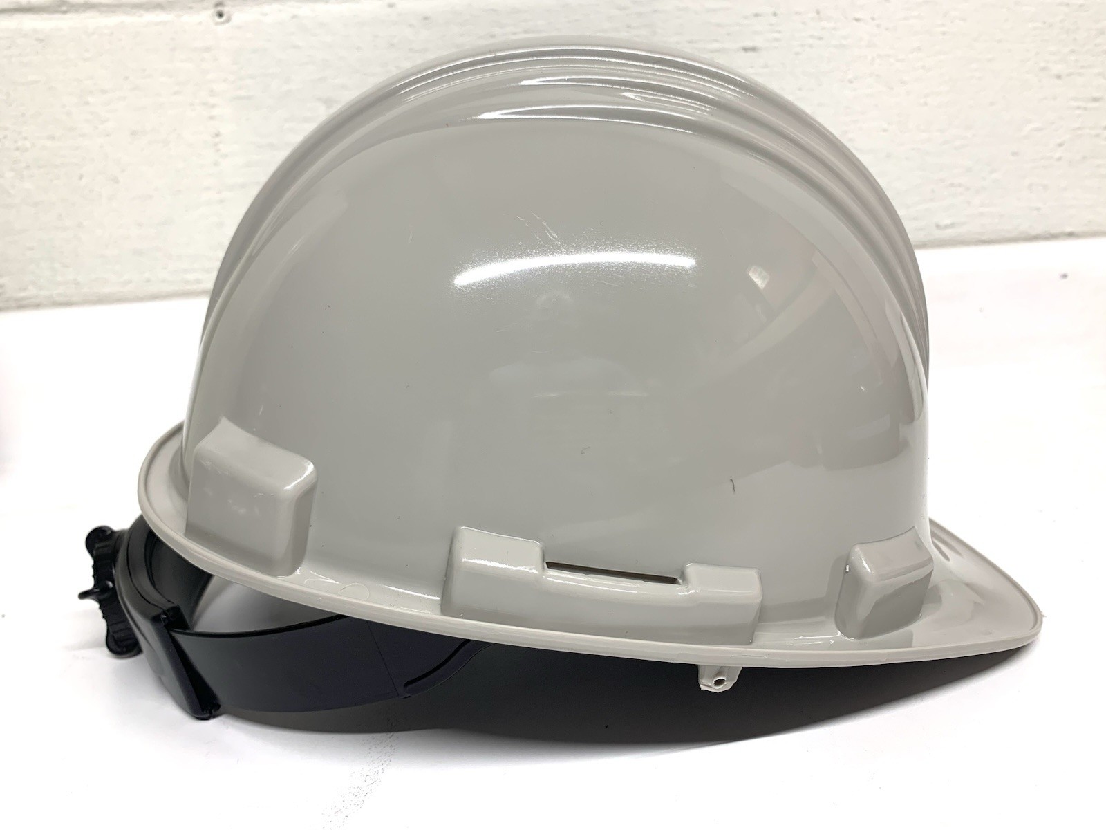 Honeywell North Gray Hard Hat Type 1 Class E 4pt Suspension A79 Front Brim