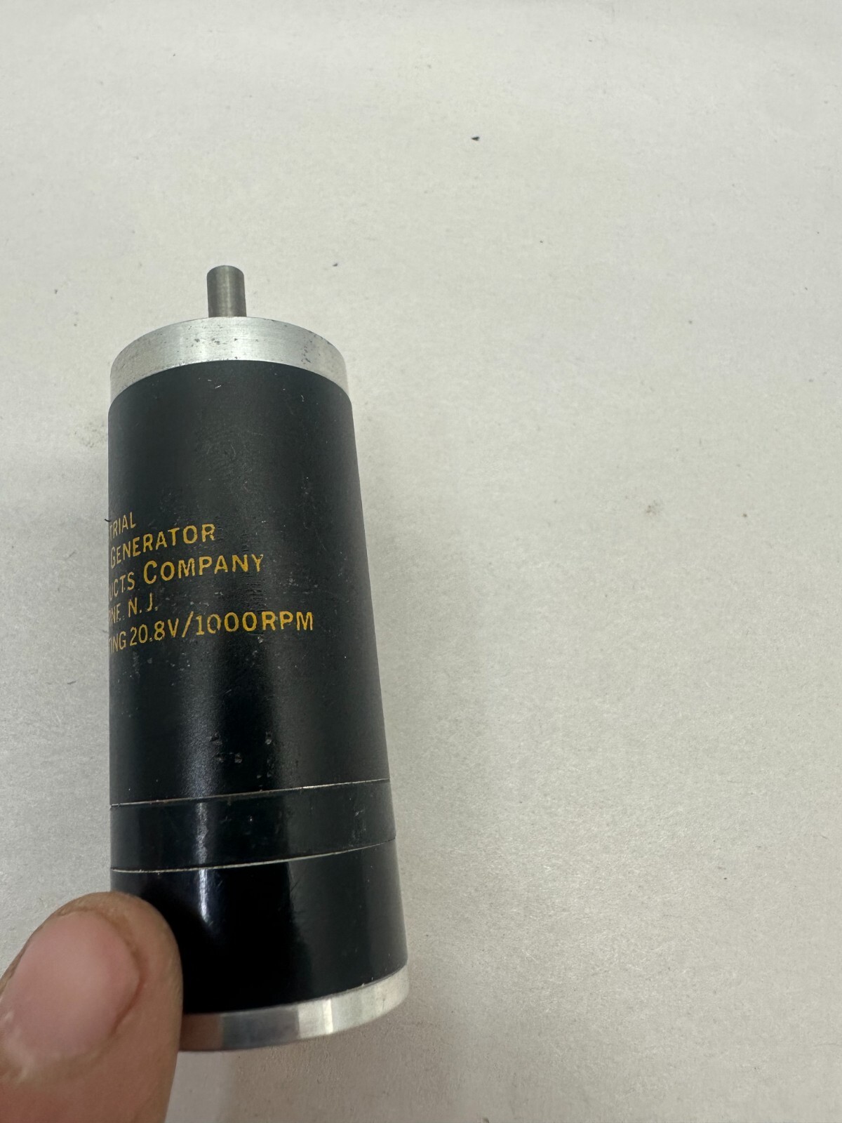 Servo-Tek SA-757B-1 Industrial Tachometer Generator, 1000RPM, 20.8V