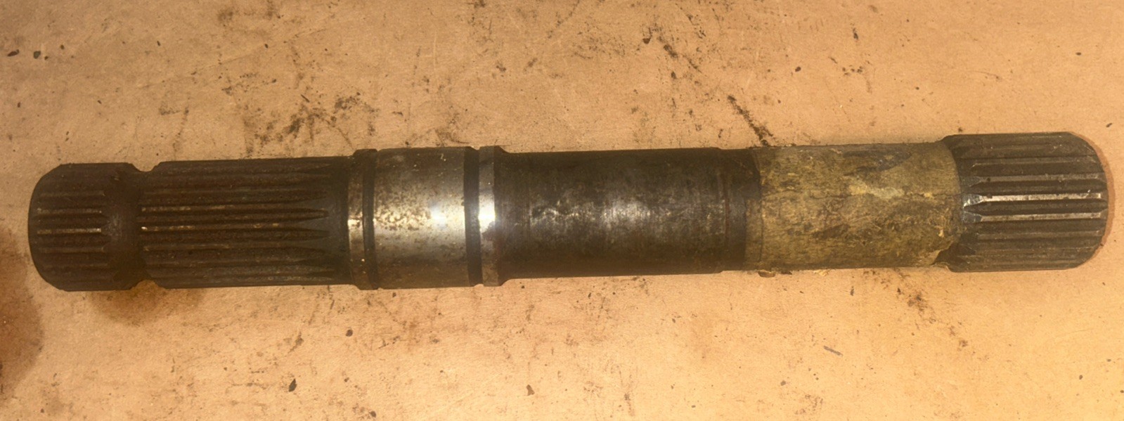 NOS 167694A 1000RPM PTO Shaft Oliver White Tractor 2-70 1650 1655 American 80