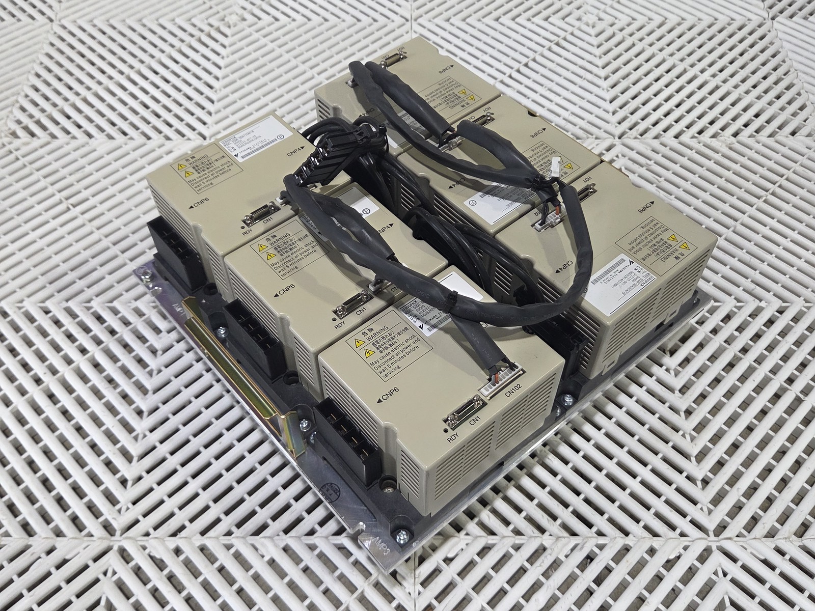 Yaskawa SGDR-SDA710A01B NX100 Sigma-II SERVOPACK Lot 6-Axis Assembly
