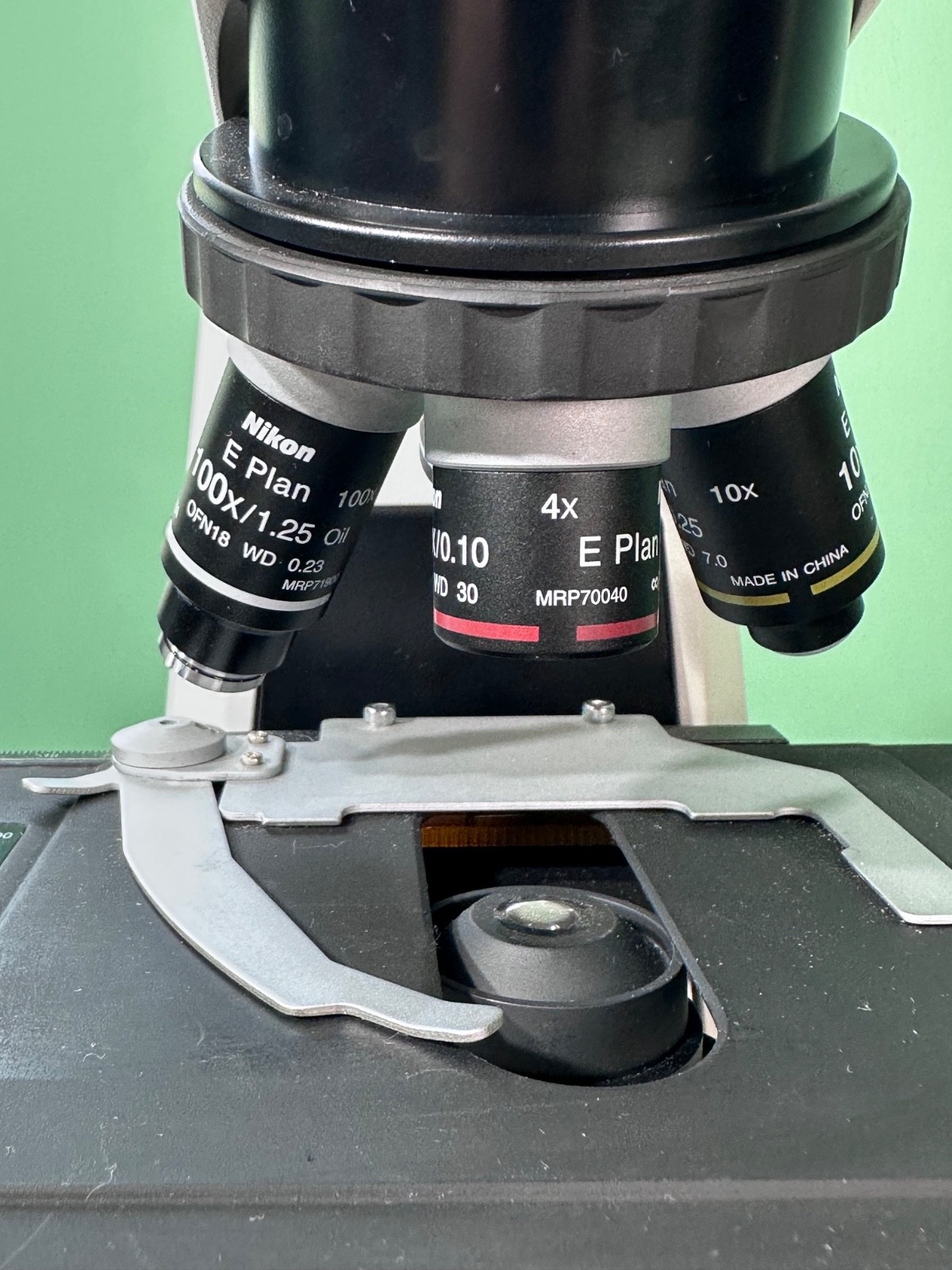 Nikon Eclipse E200 Binocular Microscope 4x 10x 40x 100x Oil LED Excellent
