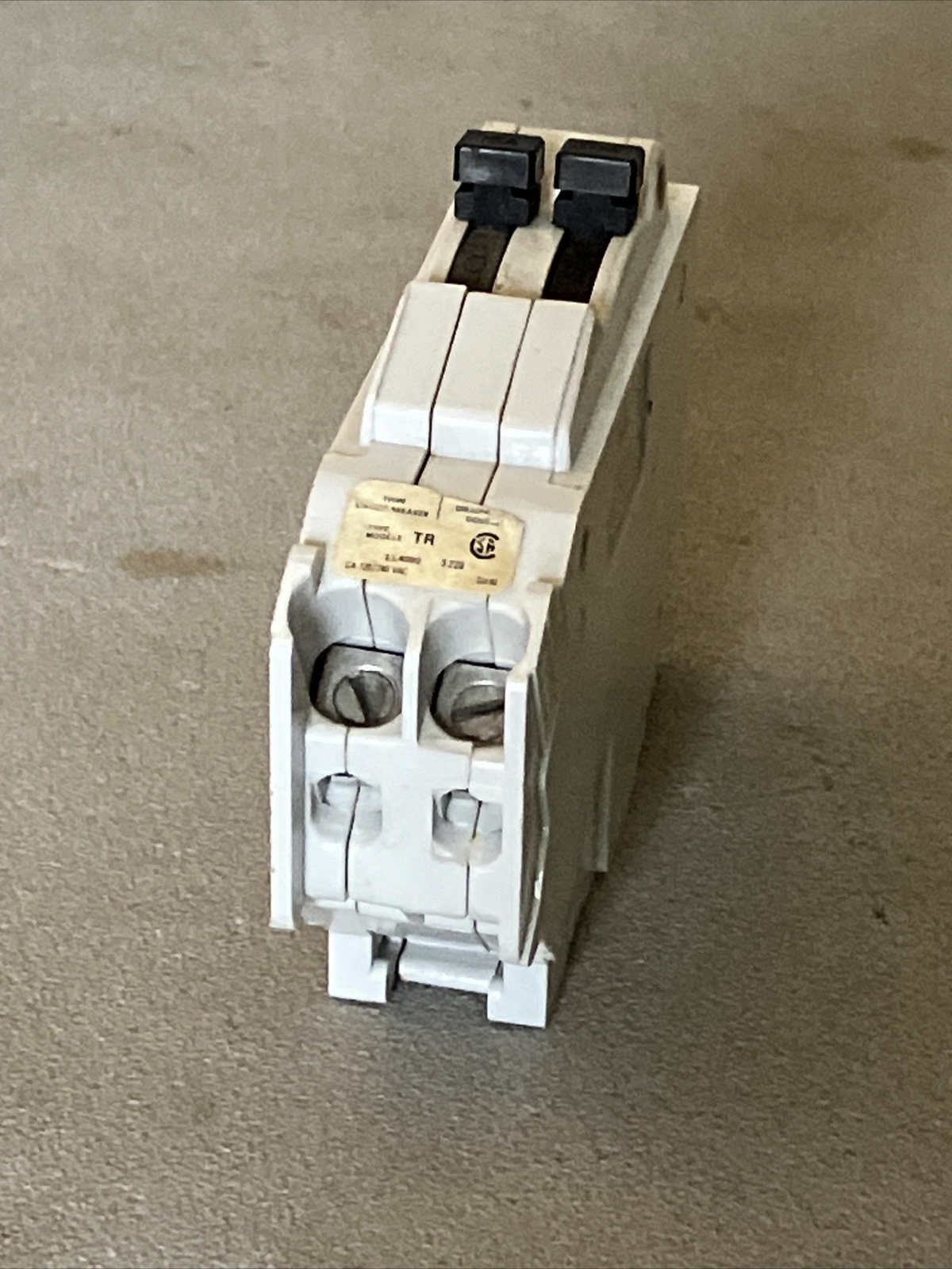 GE TR1540 TR4015 2 Pole 15 40 Amp 120/240V Twin Tandem Circuit Breaker TRP1540