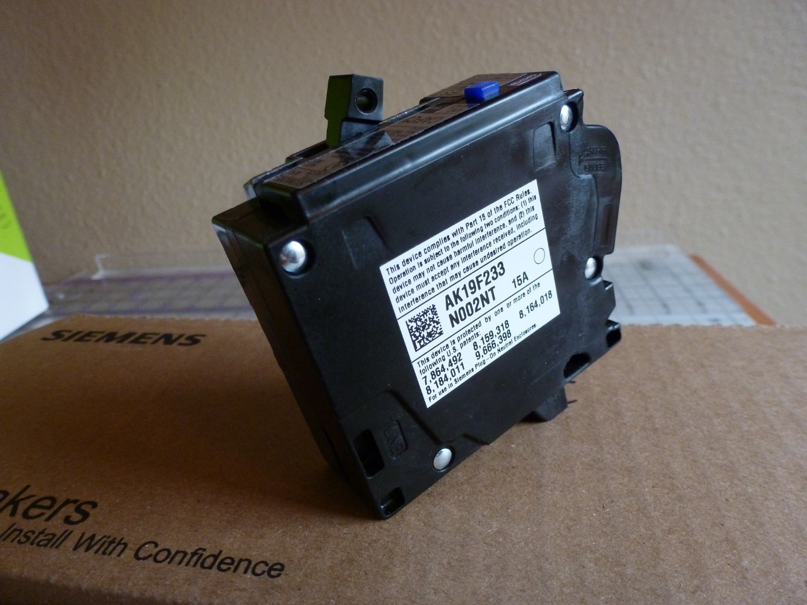 1 – Siemens QA115AFCN Combo AFCI Circuit Breaker – 15A – 120/240V – 10kA – 60Hz